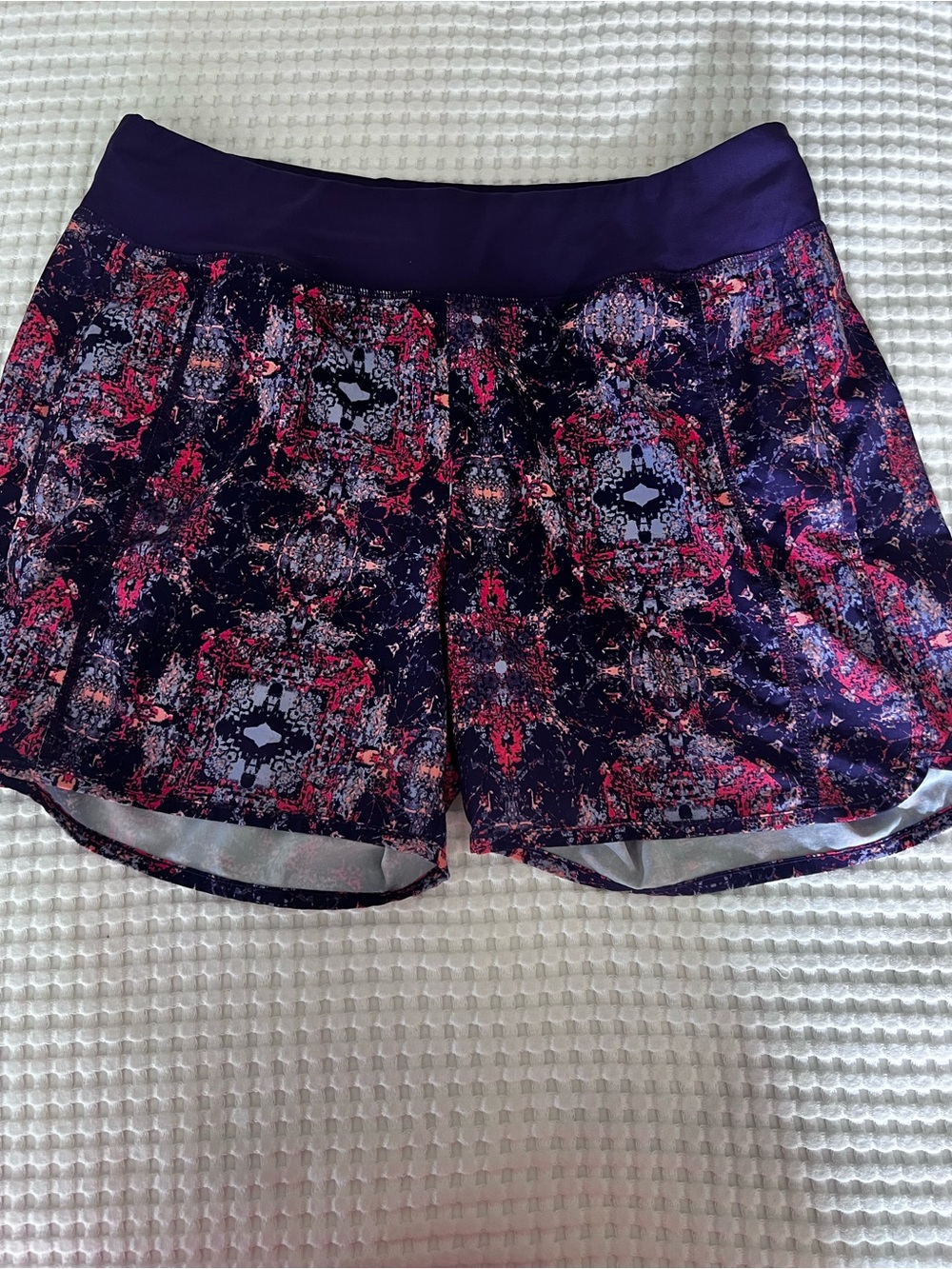 Title Nine Women's Pink Splatter Shorts in Purple Multi-Pattern Size M